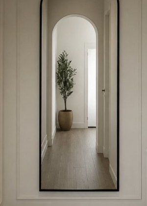 Hall recibidor con espejo de gran formato